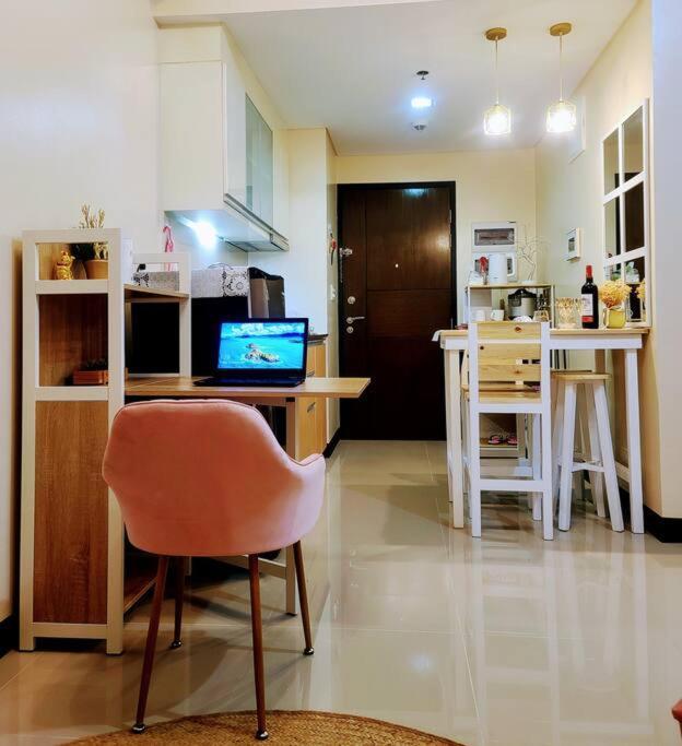 House Of B&Y At 101 Newport Across Naia T3 Apartment Manila Exterior photo